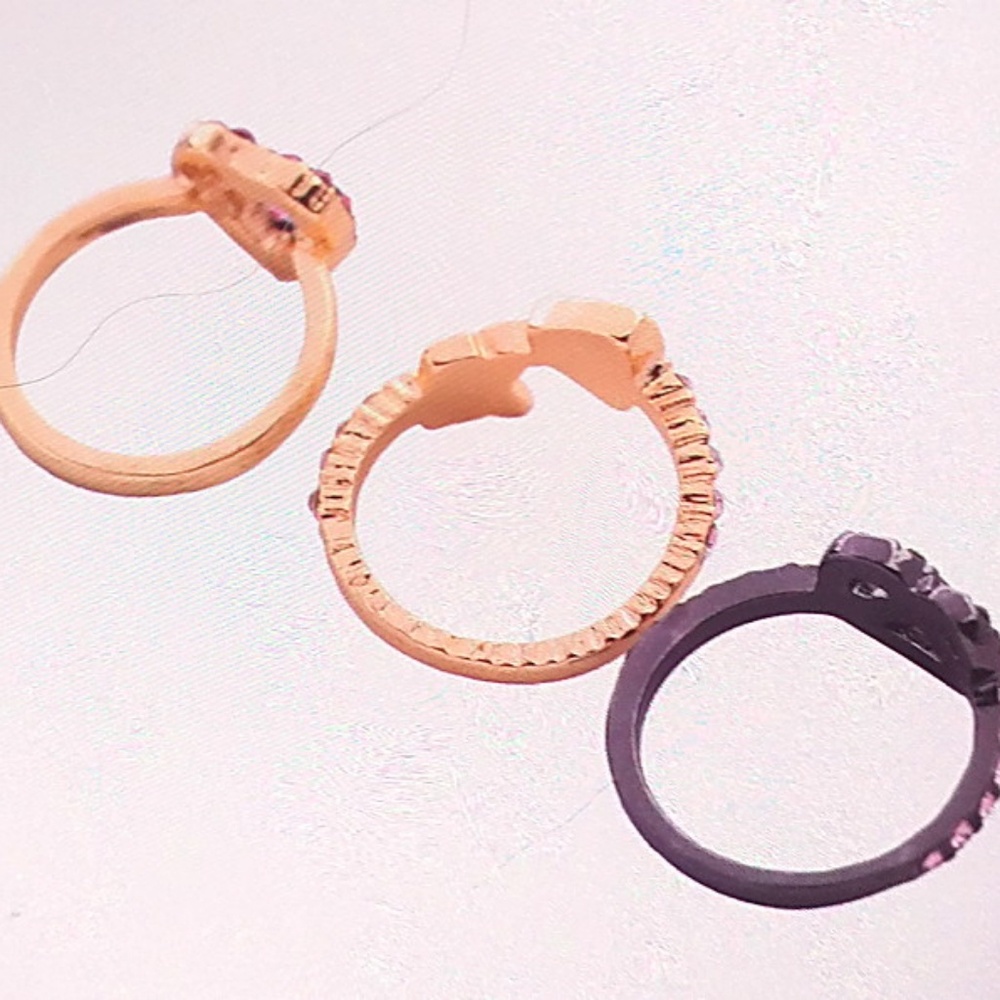 KISS ME vintage finger rings